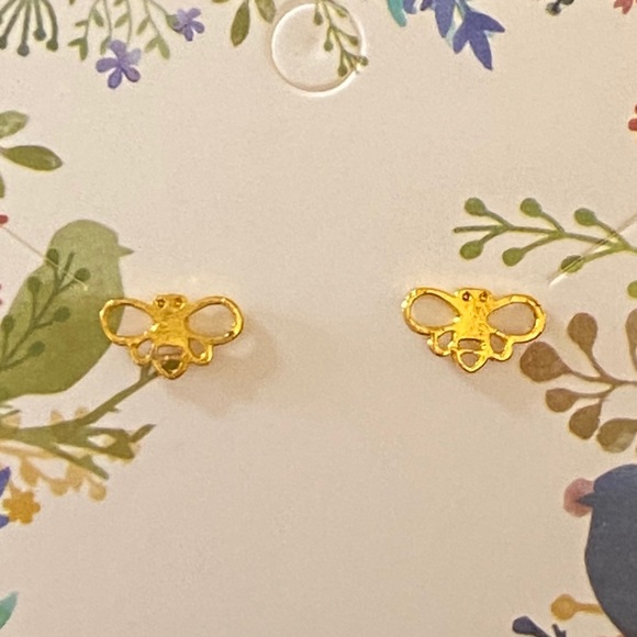 Jewelry - Queen Bee Gold Tone Stud Earrings